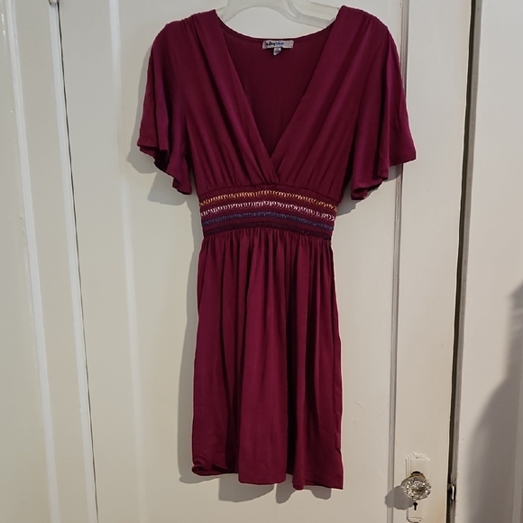 bailey blue Dresses & Skirts - Bailey Blue Magenta Flutter Sleeve V-Neck Smocked Sundress Size Medium